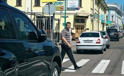Не Пропустил Пешехода при Повороте Налево Где нет Пешеходного Перехода